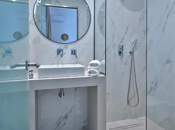 Acropolis ホテル *